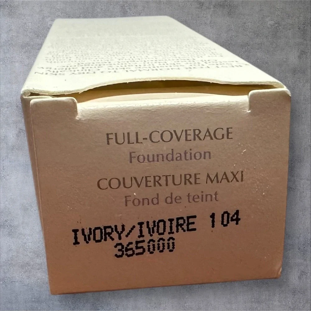 NIB Mary Kay Full Coverage Foundation Ivory 104 365000‎ 1 oz Gray Cap